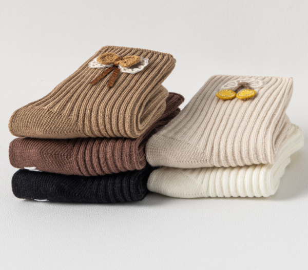 Adorable Cotton Khaki Bow Baby Socks - Image 3